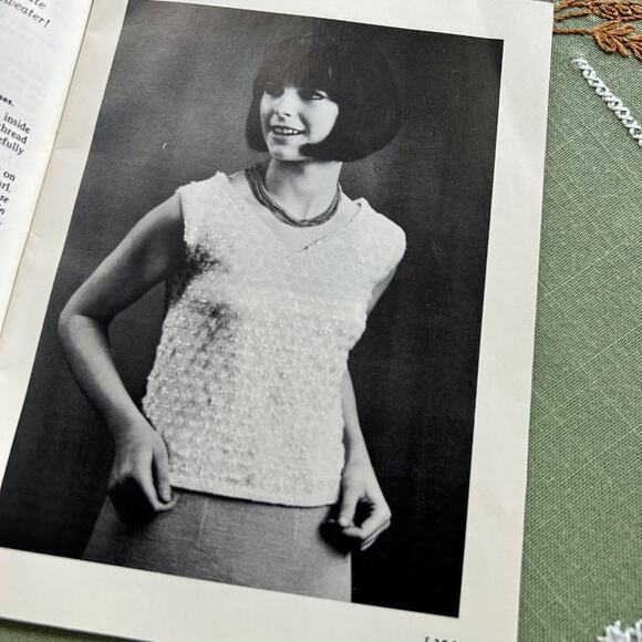 Vintage 1960s Knitting Pattern Book - Teen Fashion Sweaters & Accessories - Picture 8 of 14